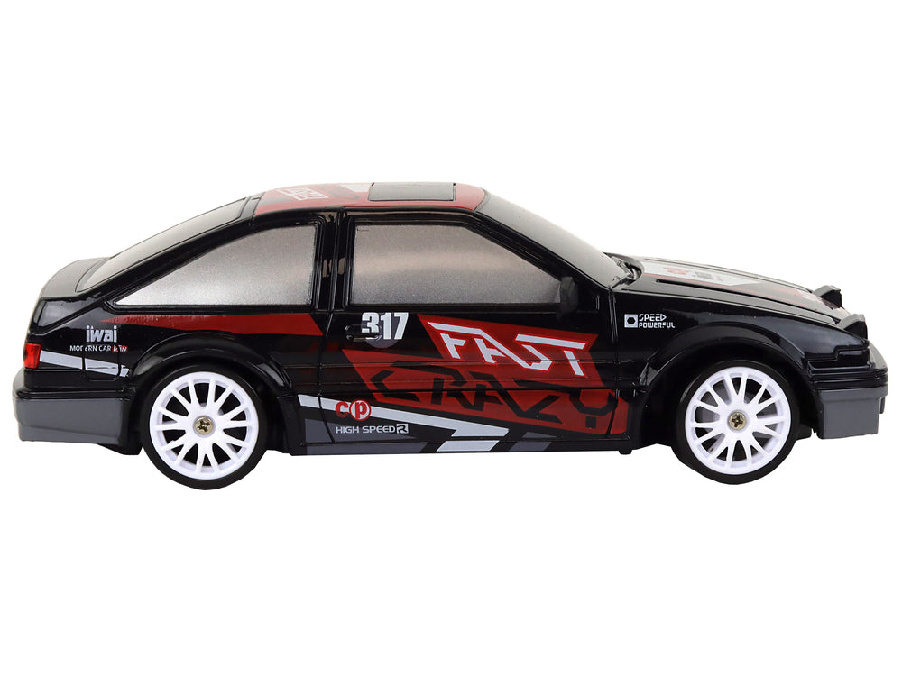 Ferngesteuerter Sportwagen R/C 1:24, schwarze, austauschbare Räder