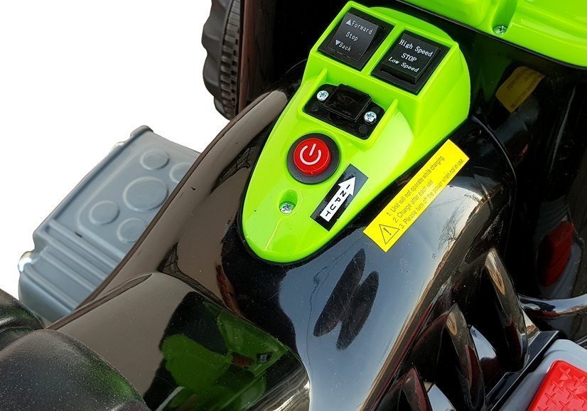Elektrische Fahrt auf Traktor Kingdom Grün