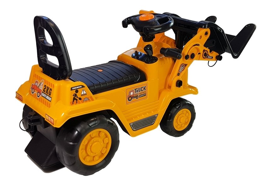 Kinder fahren auf einem Schubwagen-Gabelstapler