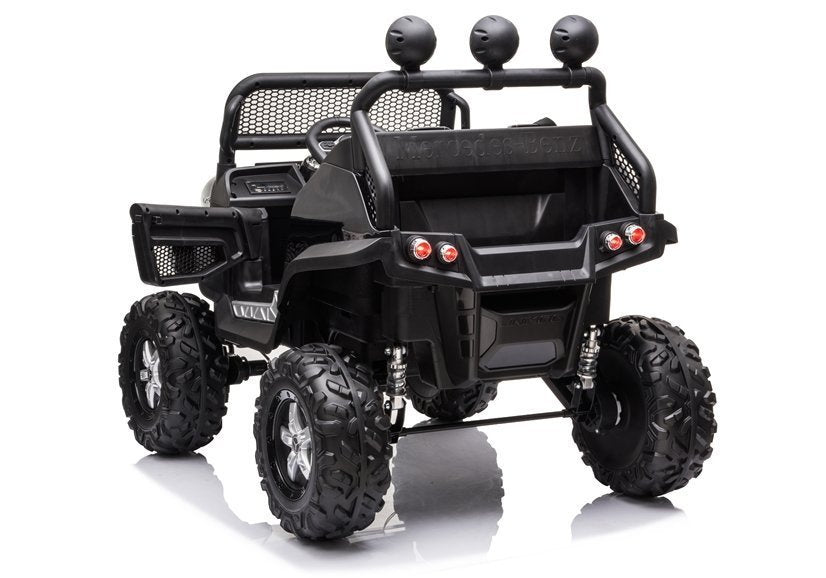 Auto Mercedes Unimog S schwarz
