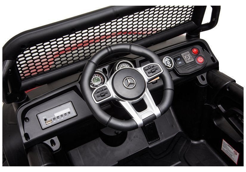 Auto Mercedes Unimog S schwarz