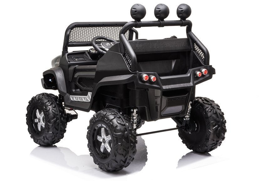 Auto Mercedes Unimog S schwarz