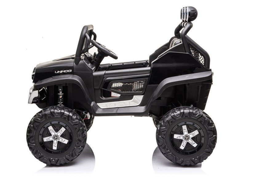 Auto Mercedes Unimog S schwarz