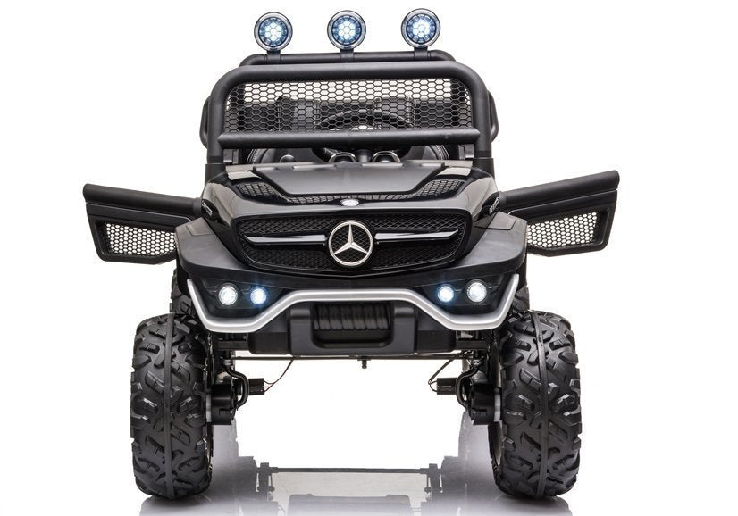 Auto Mercedes Unimog S schwarz