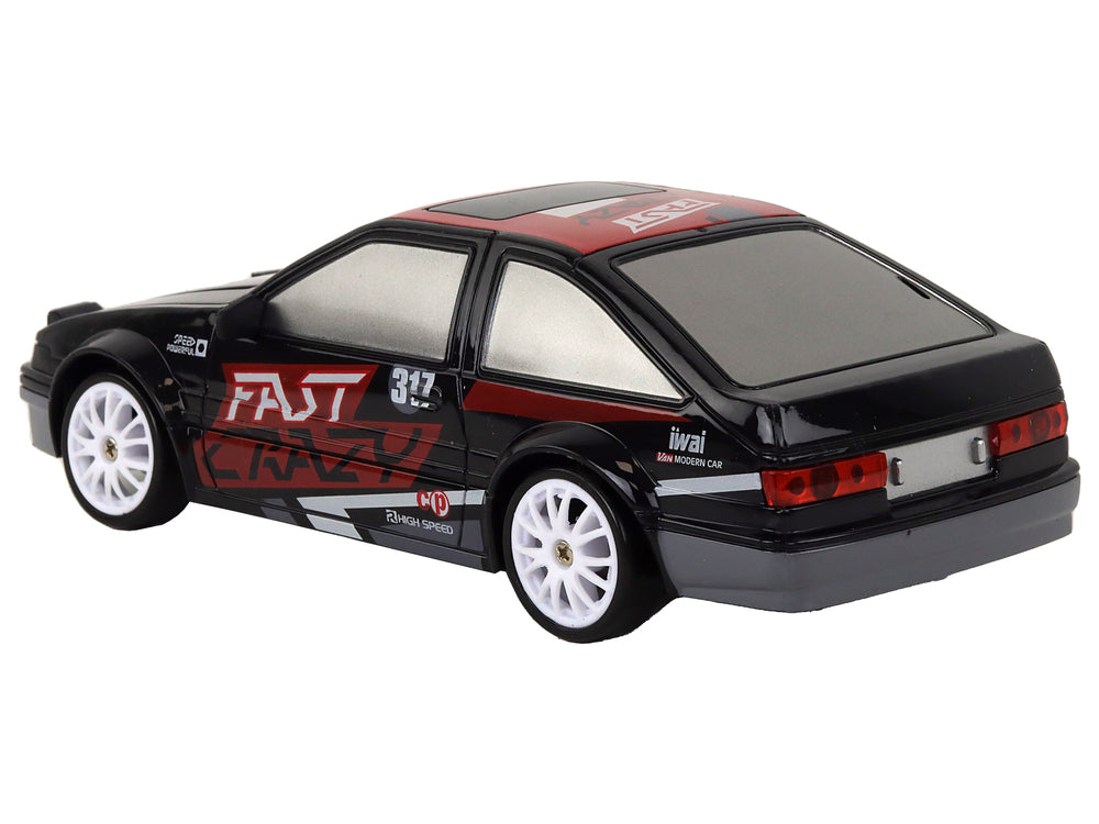 Ferngesteuerter Sportwagen R/C 1:24, schwarze, austauschbare Räder
