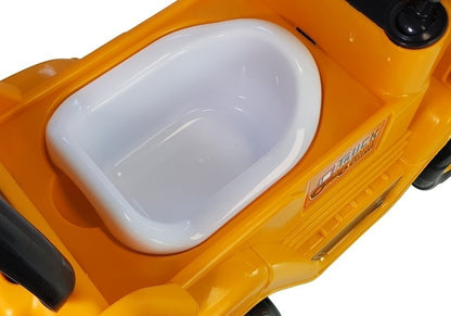 Kinder fahren auf einem Schubwagen-Gabelstapler